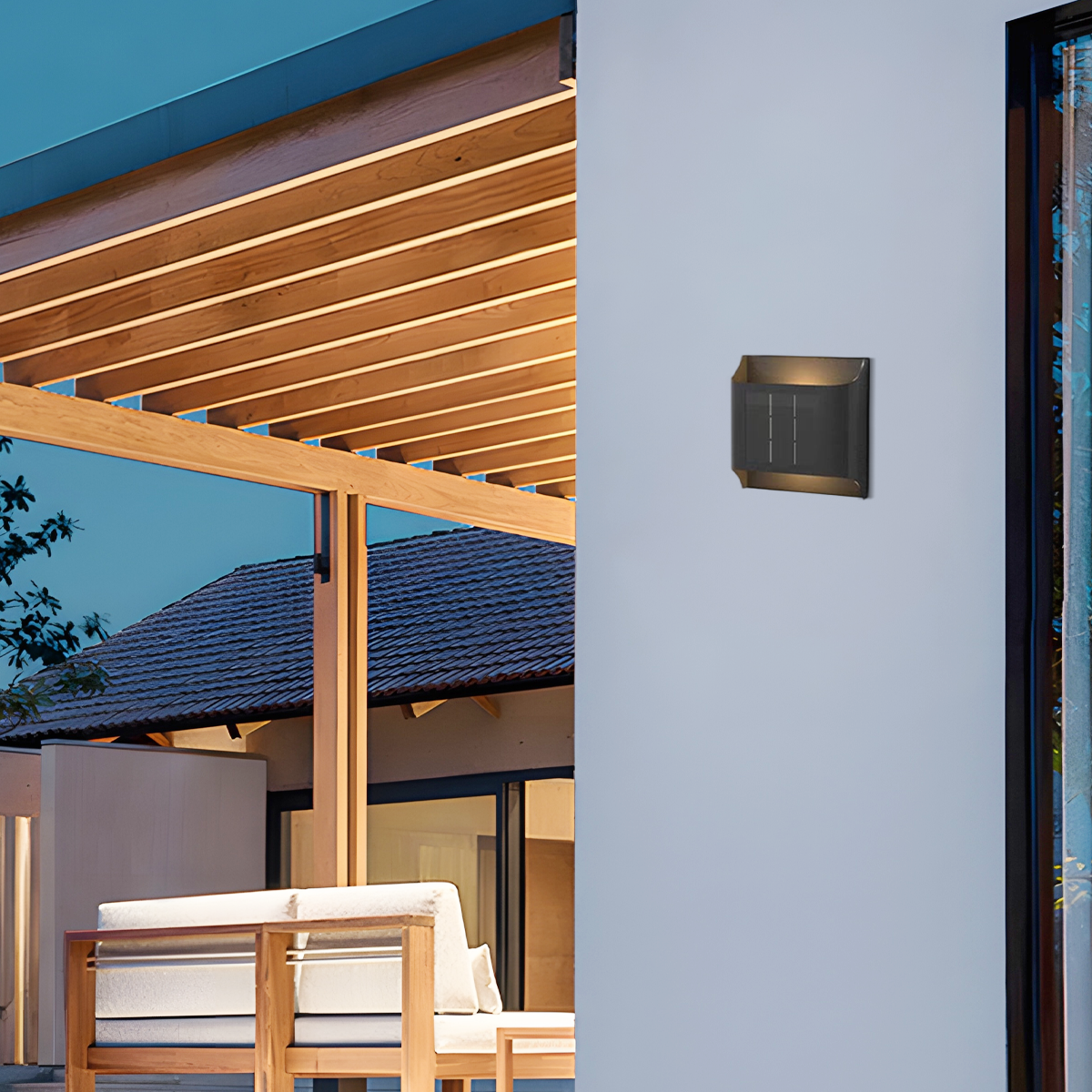 Irondale Modern Solar Sensor Wall Lamp – Black Metal Courtyard/Garden