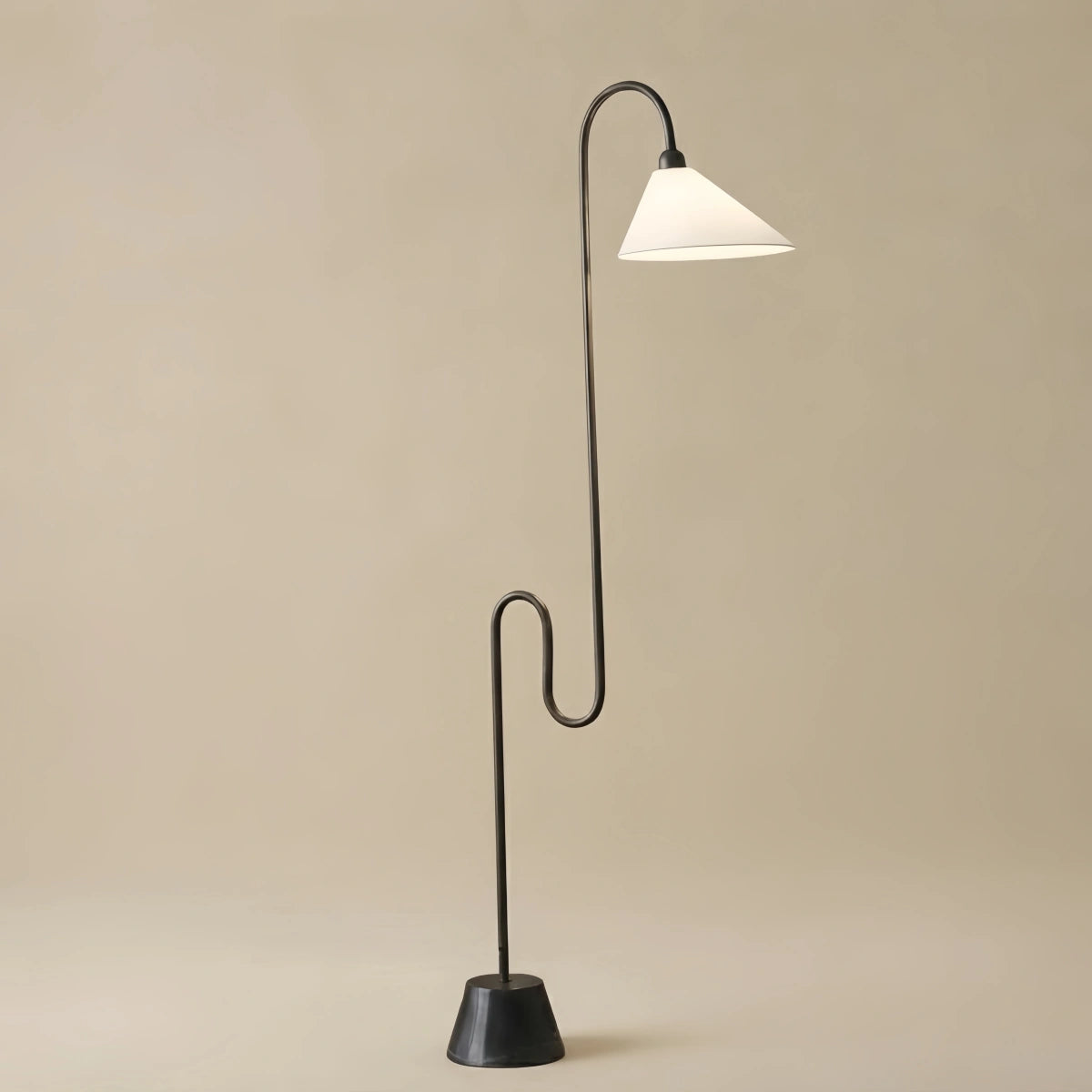 Velora Postmodern Black Floor Lamp – Metal Base with Fabric Hooded for Bedroom