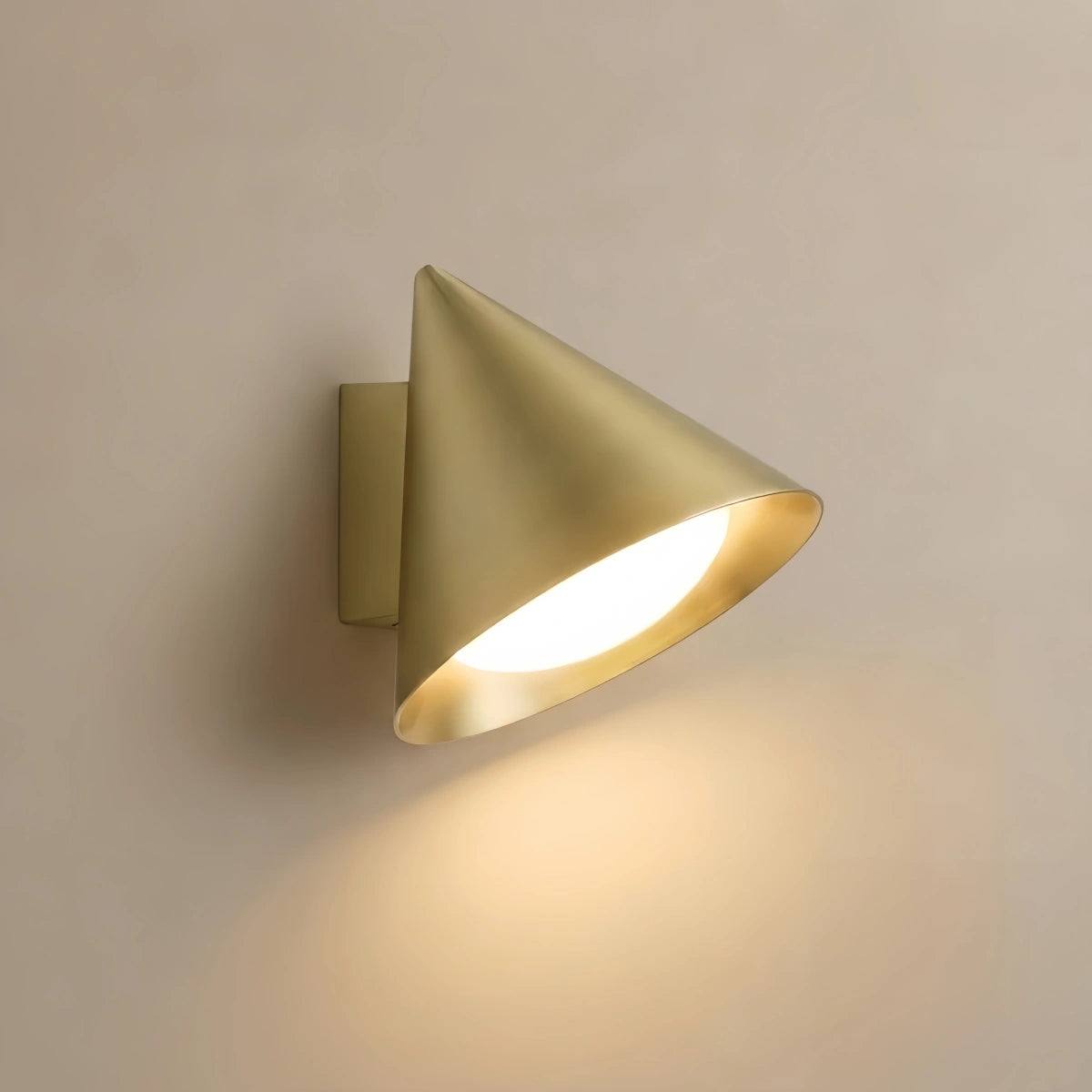 Irondale Minimalist Conical Outdoor Wall Lamp – Black Metal Light for Exterior Wall