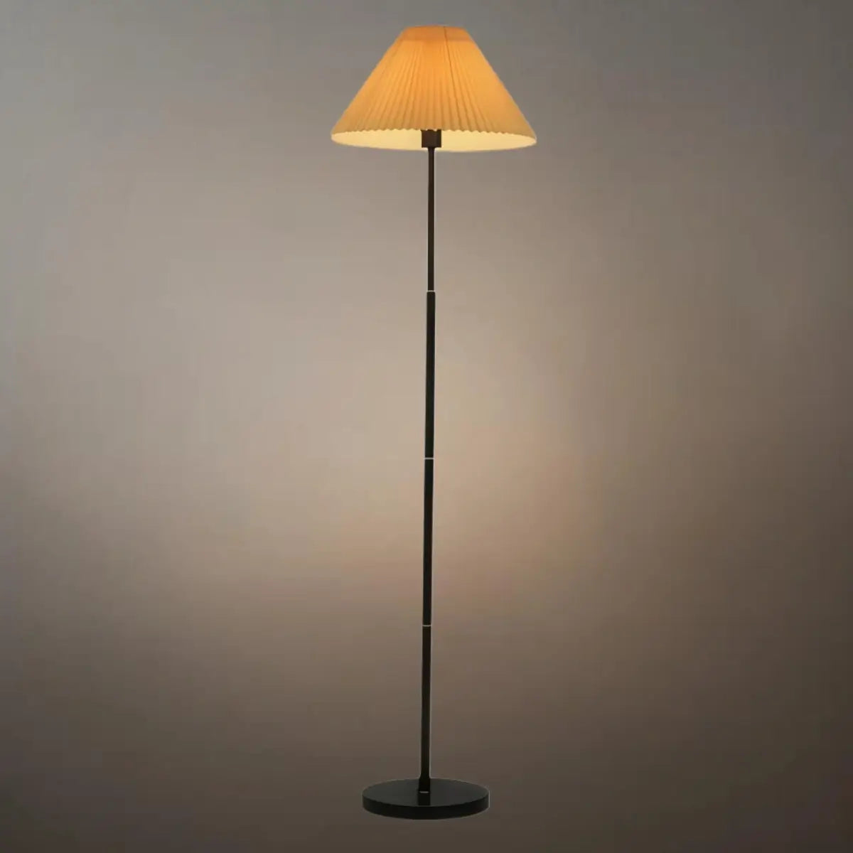 Crema Vintage Floor Lamp