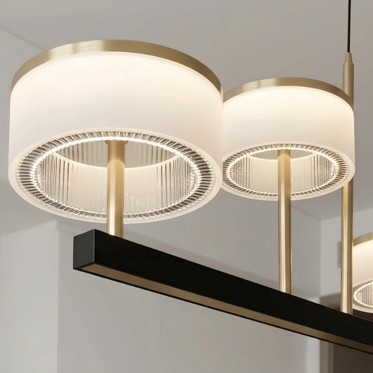 Modern Linear Gold Black Pendant Light – Mid-Century Sculptural Elegance Dining Room