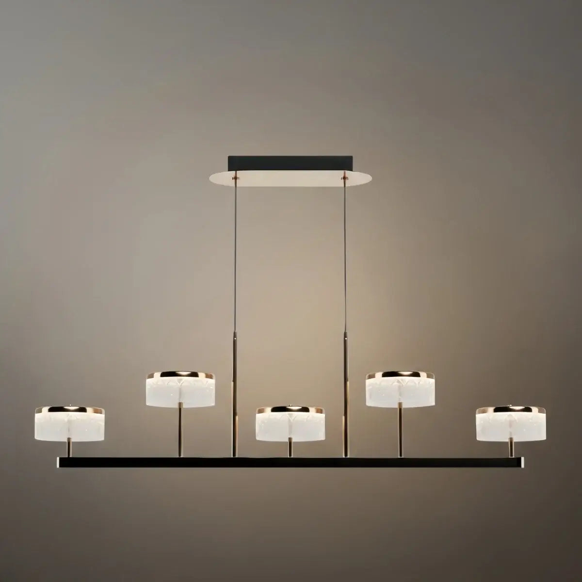 Modern_Linear_Gold_Black_Pendant_Light