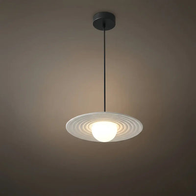 Arcato Modern Black/White Pendant Light