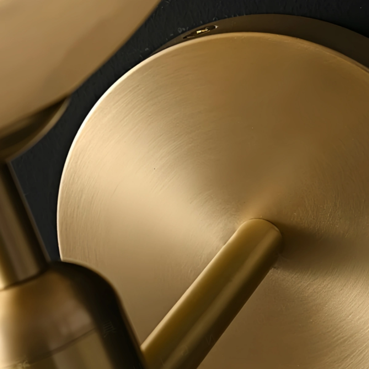 Alba  Modern Wall Lamp