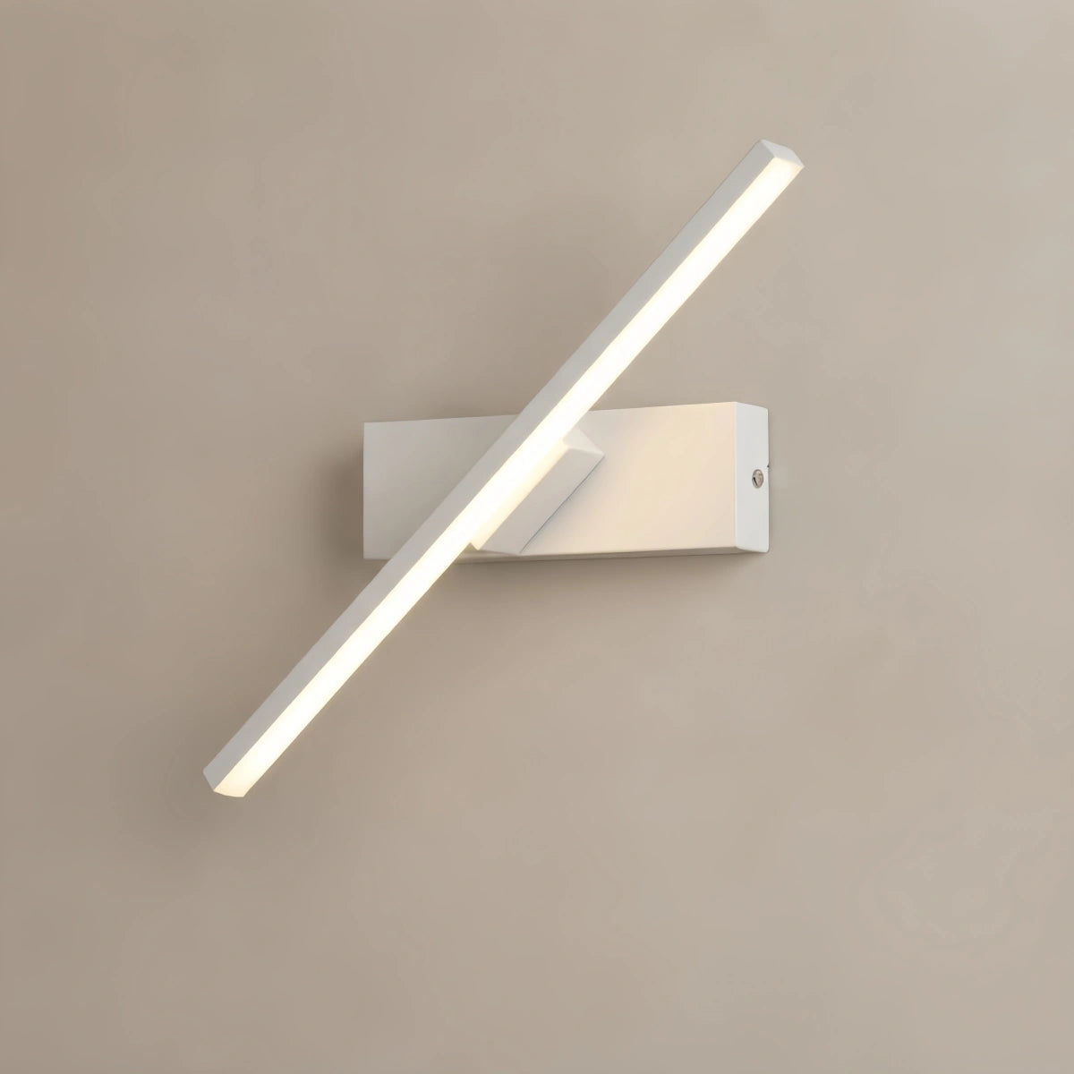 Arcato Modern Linear Wall Lamp – Black/White Metal Fixture for Bedroom