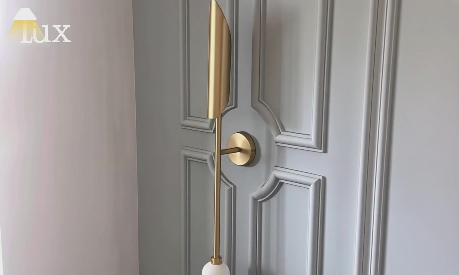 Excelis Modern Linear Wall Lamp - Gold Metal & Glass for Garden/Corridor
